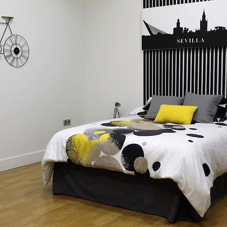 Smarttrip Apartment เซบีญา ภายนอก รูปภาพ