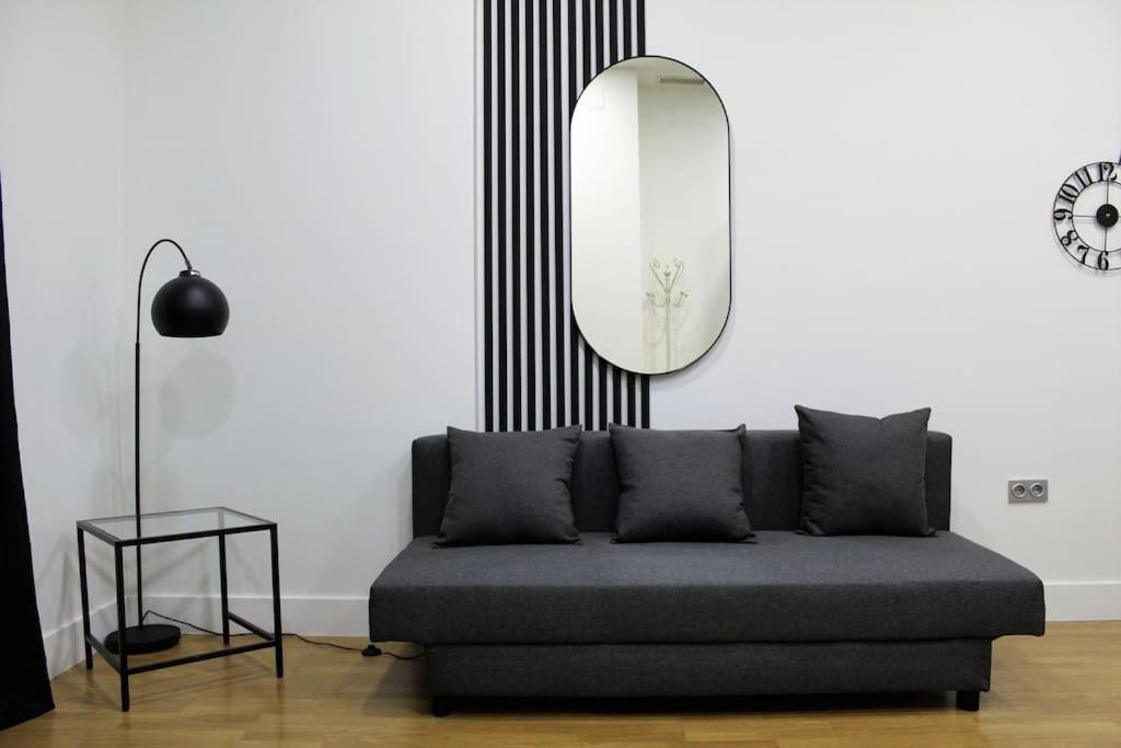 Smarttrip Apartment เซบีญา ภายนอก รูปภาพ