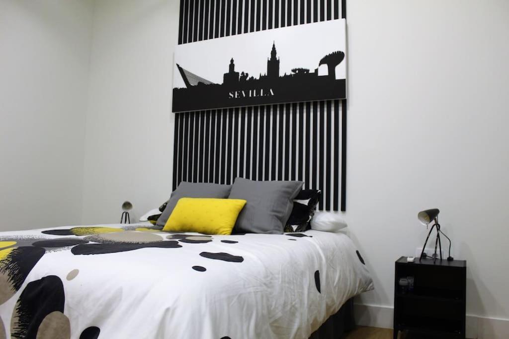 Smarttrip Apartment เซบีญา ภายนอก รูปภาพ