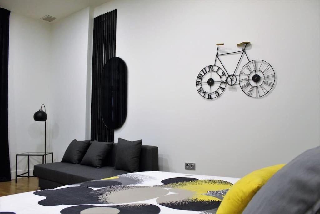 Smarttrip Apartment เซบีญา ภายนอก รูปภาพ