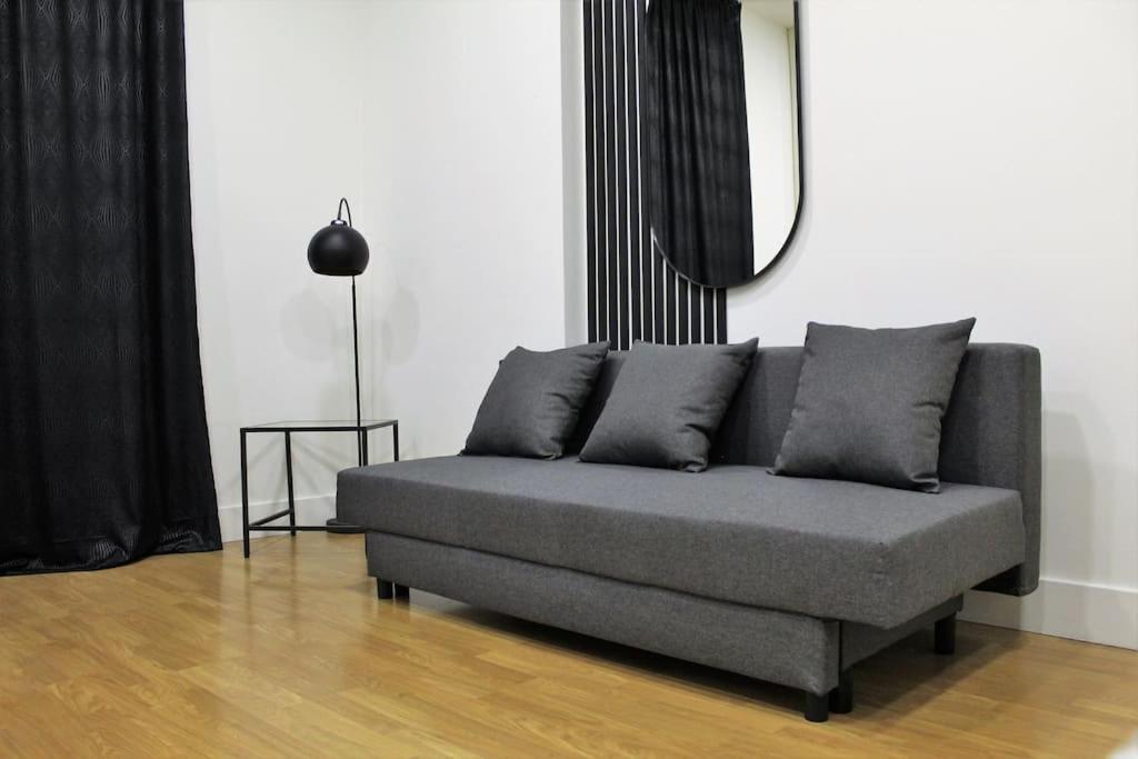 Smarttrip Apartment เซบีญา ภายนอก รูปภาพ